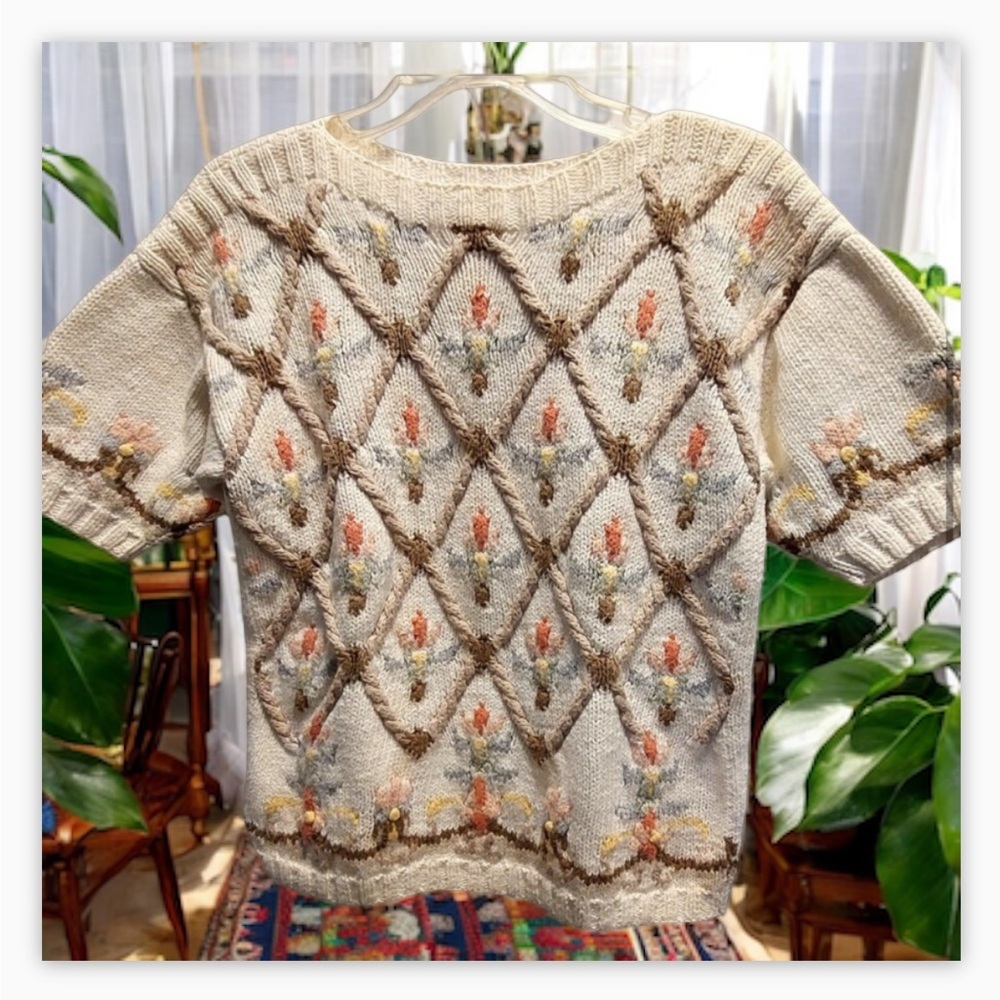 VINTAGE JENNIFER REED Hand Knitted -Embroidered-Floral Sweater -EUC-SZ S 🌸-😍​